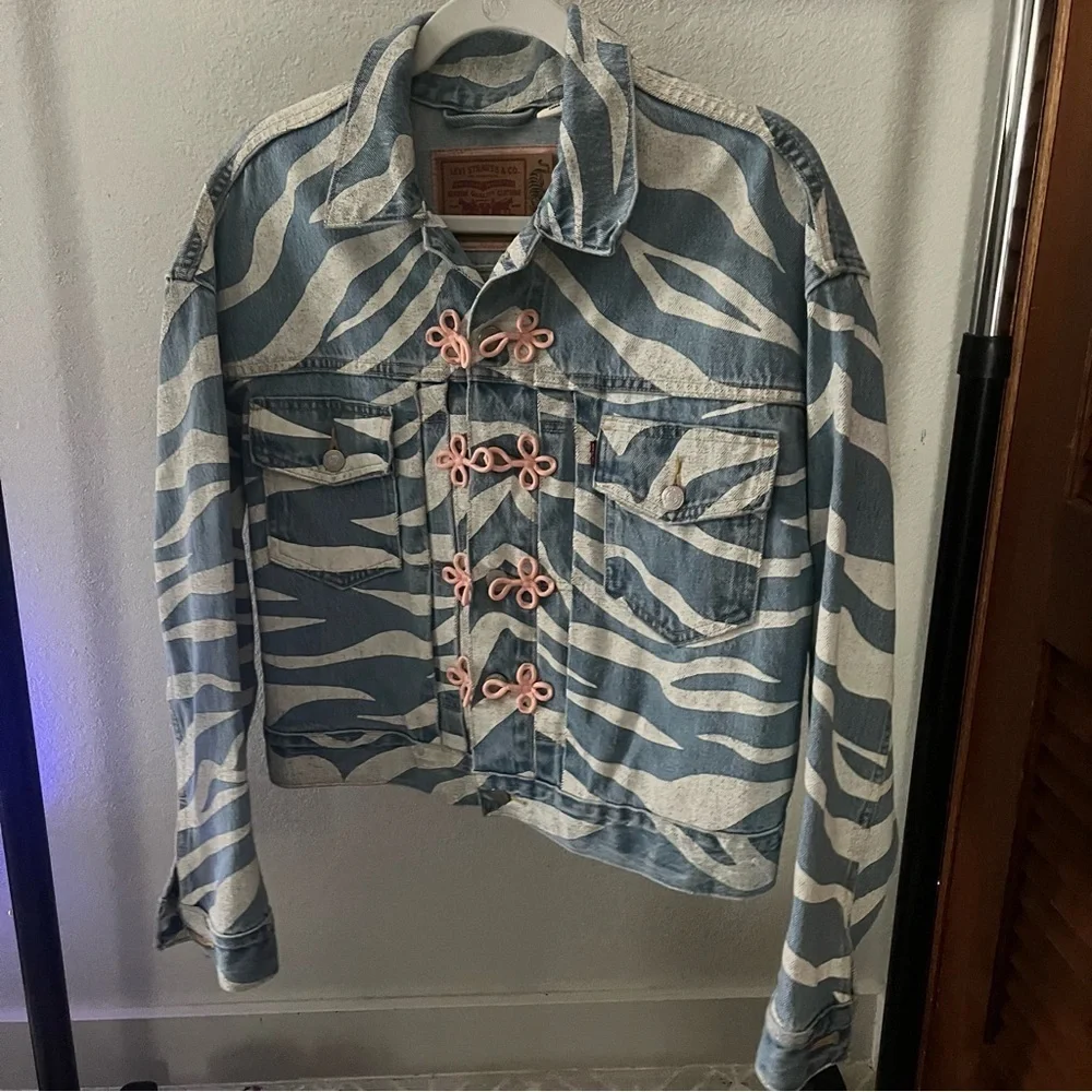 SOLD CLOT x LEVI'S sz M Year of Tiger Print Denim Jacket Blue Jeans Frog Closure - Picture 1 of 13